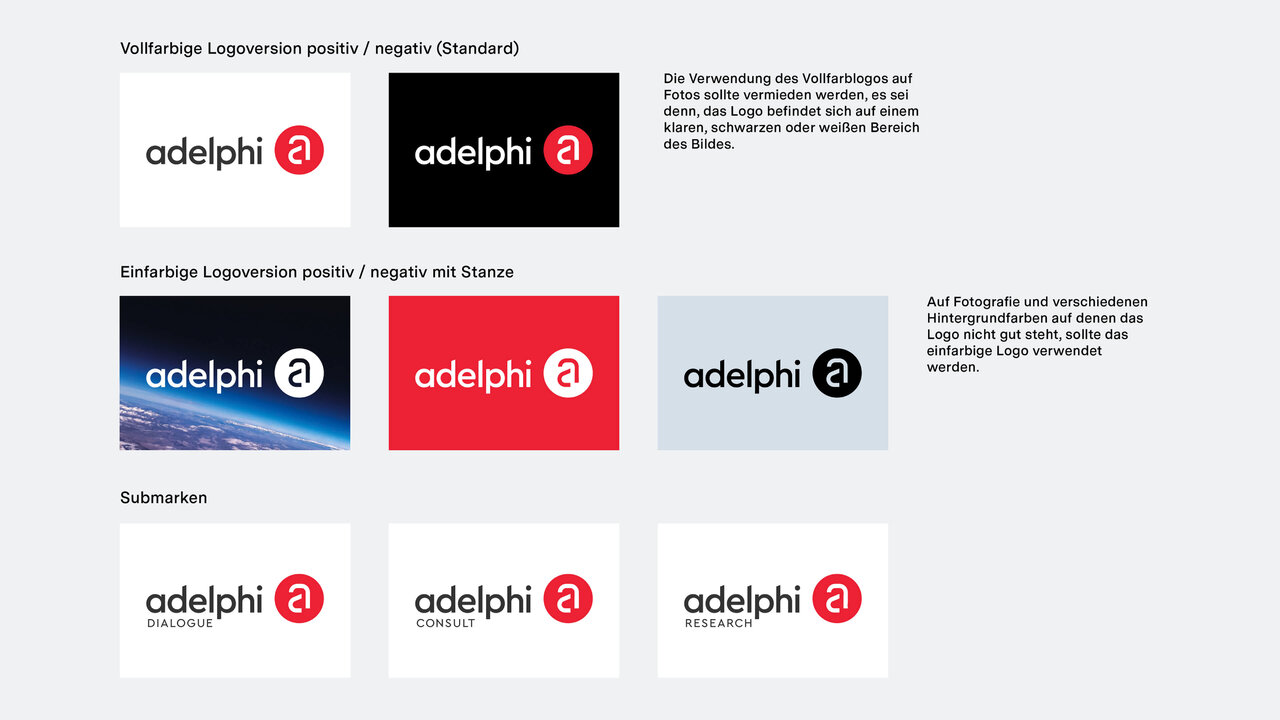 Verschiedene Varianten des Adelphi-Logos in unterschiedlichen Farbkombinationen und Layoutvarianten, die visuelle Gestaltungsm&ouml;glichkeiten der Corporate Identity demonstrieren.