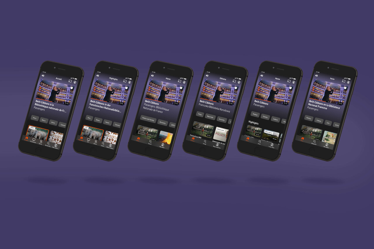 Sechs identische schwarze Smartphones vor violettem Hintergrund, die jeweils einen Screenshot der ARTE-App in verschiedenen Ansichten zeigen, mit Fokus auf modernes Design und intuitive Benutzeroberfl&auml;che.