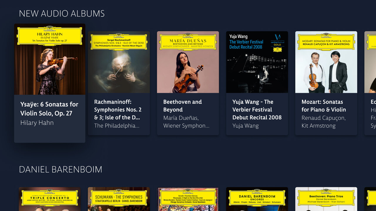 &Uuml;bersicht neuer Audioalben von Deutsche Grammophon mit Klassik-Aufnahmen, darunter Werke von Beethoven, Mozart, Rachmaninoff und Interpreten wie Hilary Hahn, Yuja Wang und Daniel Barenboim in einheitlichem gelb-schwarzem Design.